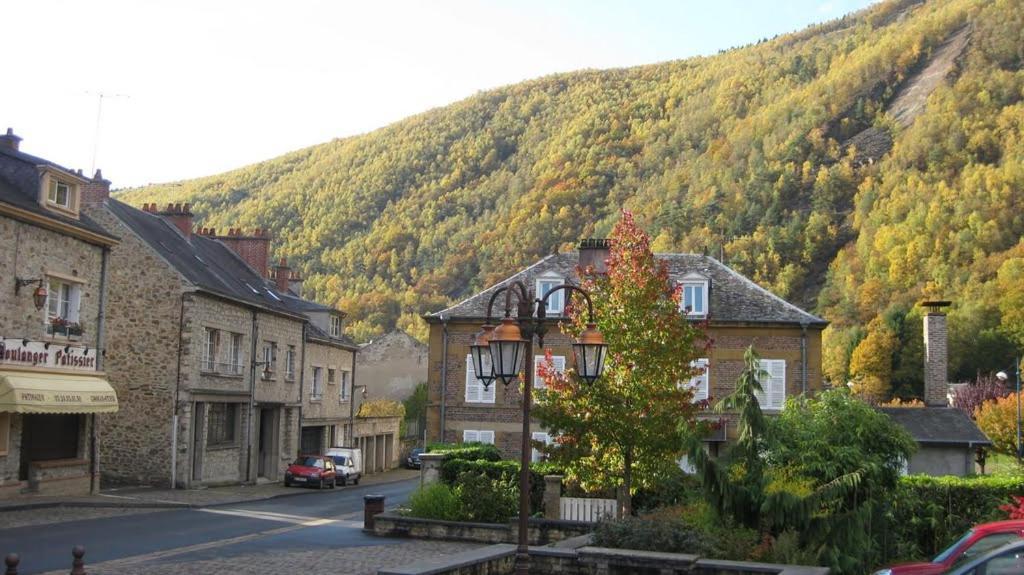 Gite De Vac'S Et D'Affaires A Monthermé Kültér fotó